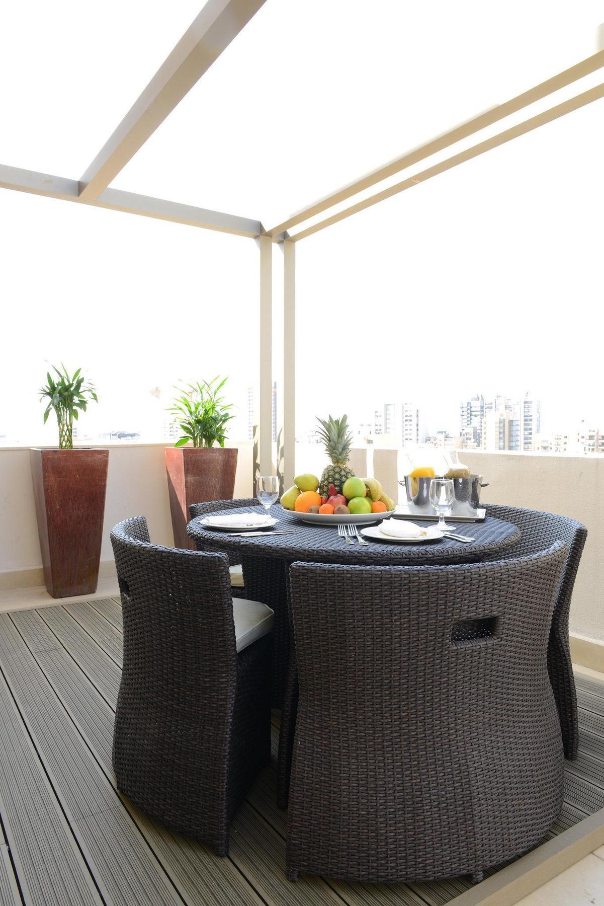 Coral Beirut Al Hamra Hotel Exterior foto